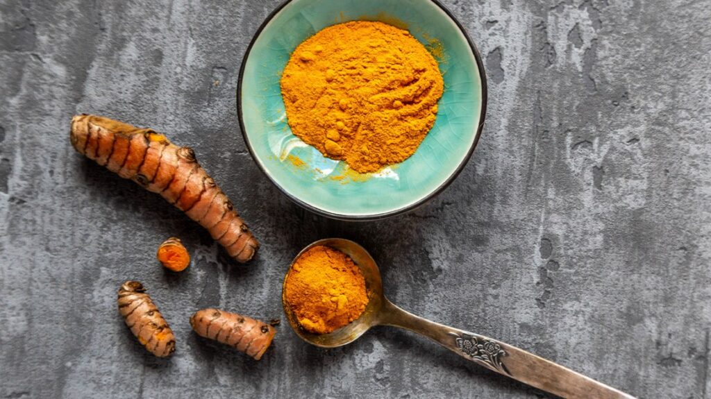 3 HEALTH BENEFITS of TURMERIC