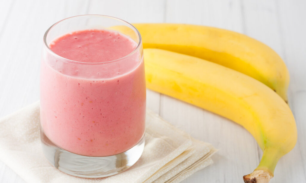 CRANBERRY-BANANA SMOOTHIE