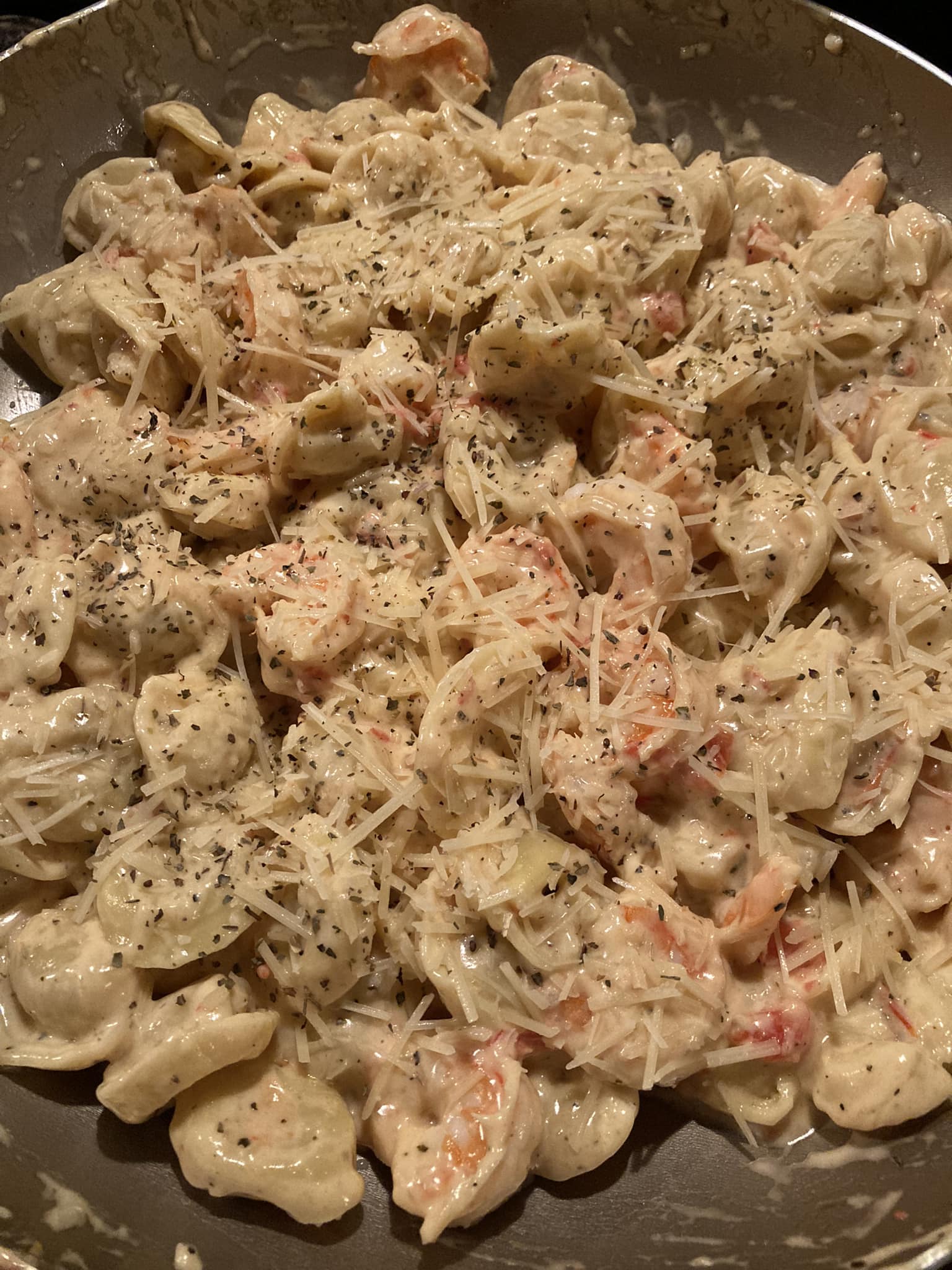 Cheese Tortellini With Shrimp And Garlic Sauce